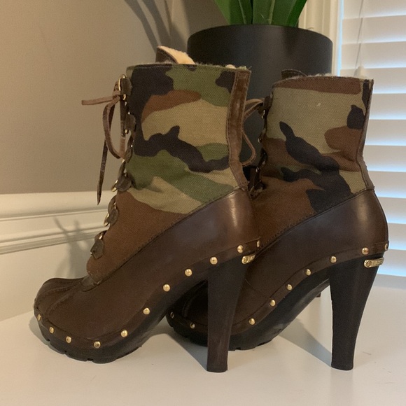 Michael Kors Studded Camouflage Leather Boot Size 6.5 - Picture 10 of 11